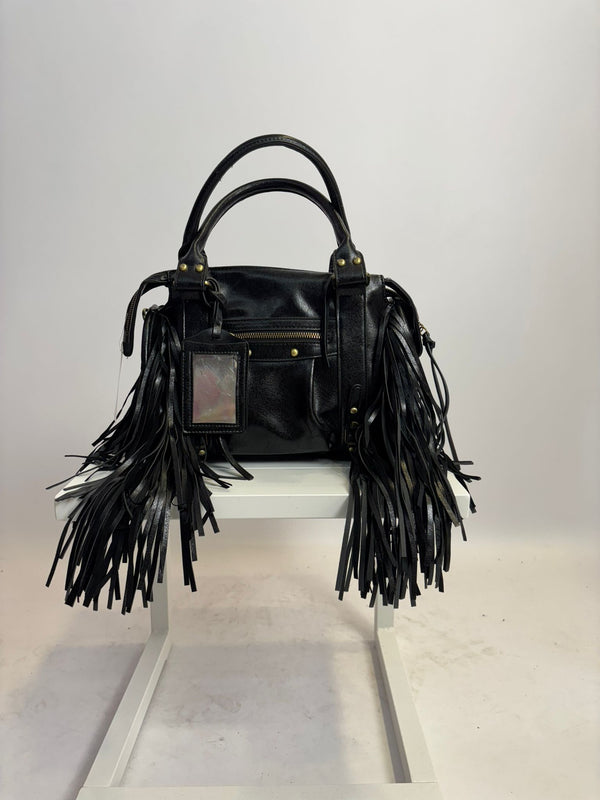Beg with fringes